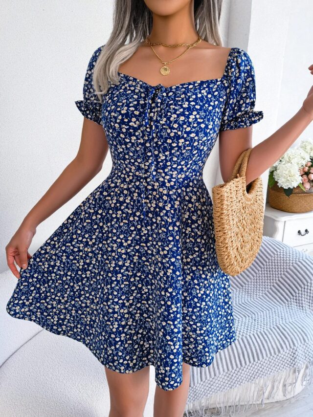 Robe fleurie à manches courtes bouffantes