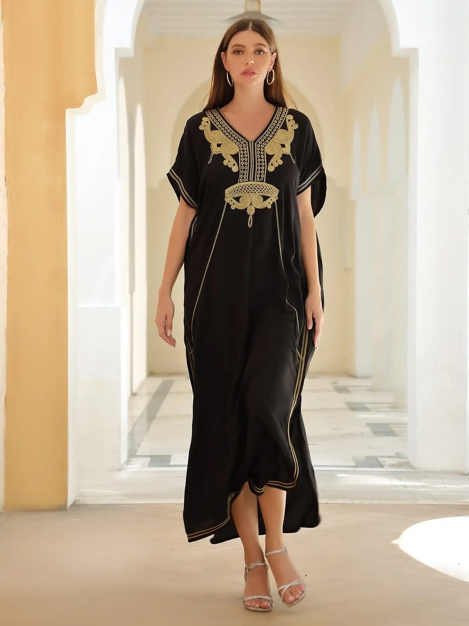 Robe kabyle noire brodée col V • Robe chic