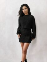 Robe pull moulante noire élégante